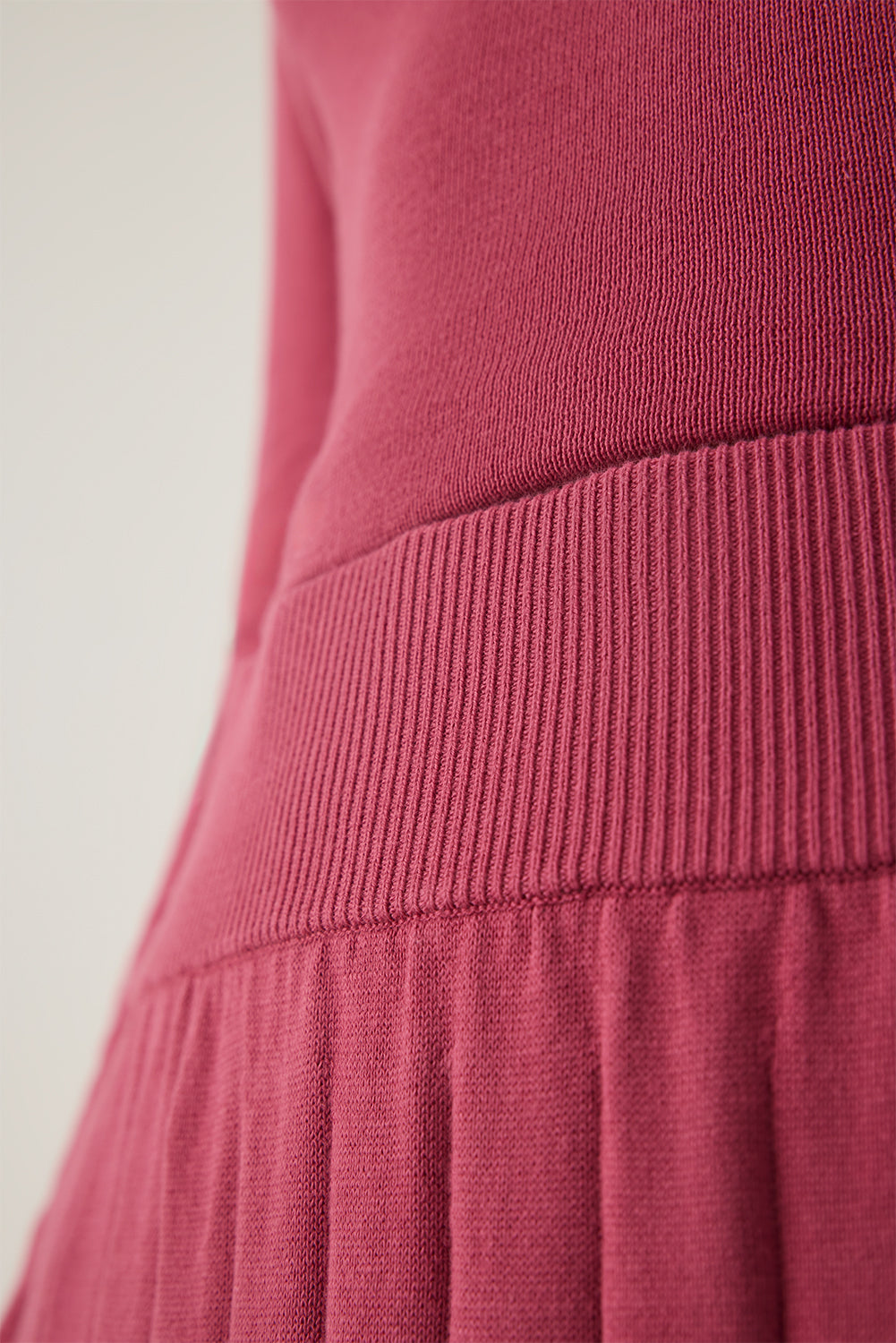 #color_pink pleat